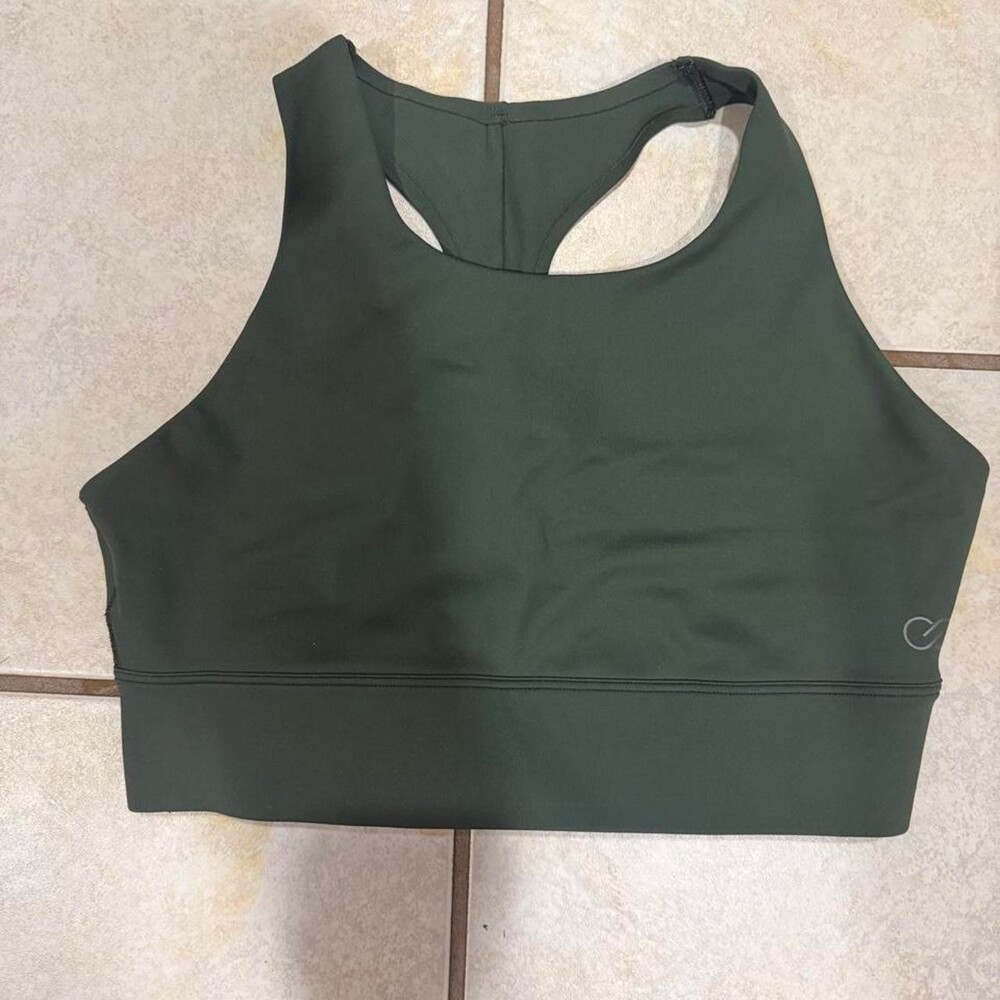 Calla Carrie Underwood women’s green sports bra with built in bra Size M #active